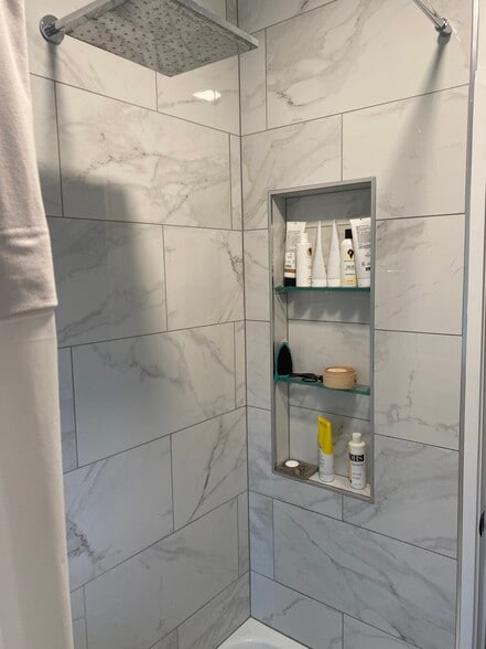 Bathroom - 1108 S Busey Ave