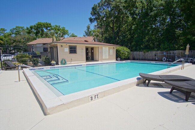 Building Photo - Spyglass Point 2/2 Condo Across from the B...