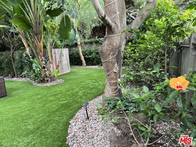 Building Photo - 1019 Camino Real