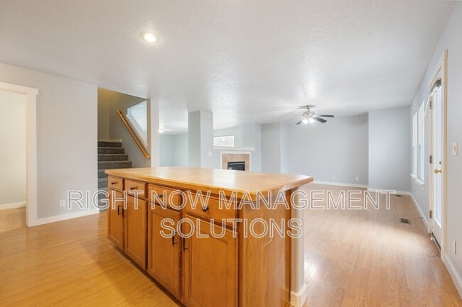 Building Photo - 5919 S Harrington Way