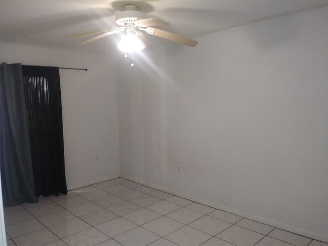 Building Photo - 1723 SW 68th Terrace