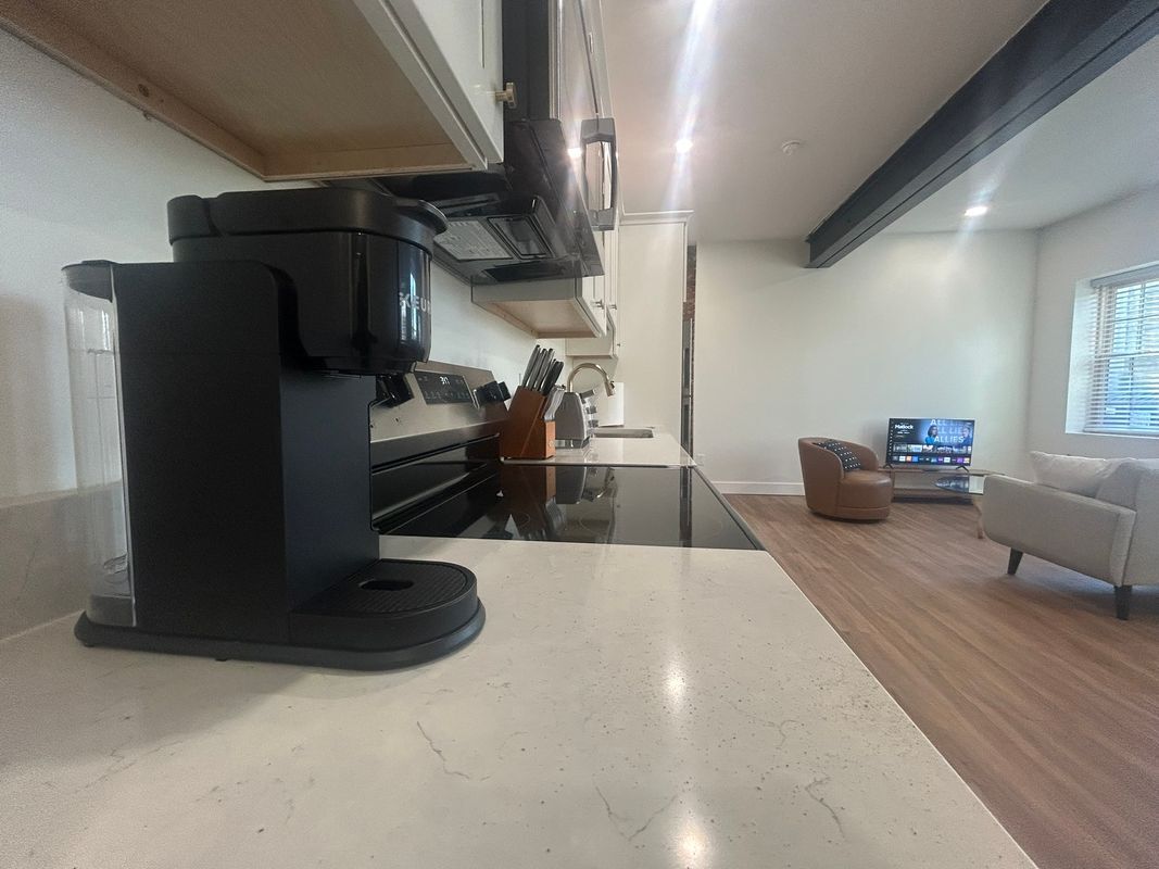 Building Photo - 110 Hotel St