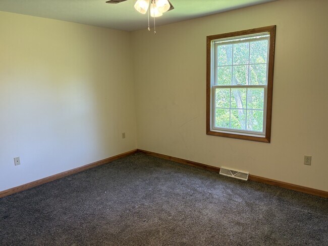 Building Photo - 4165 Pine Ave
