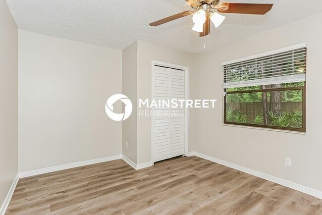 Building Photo - 4 Bedroom Pet-Friendly Home in FLEMING ISLAND, FL with Main Street Renewal