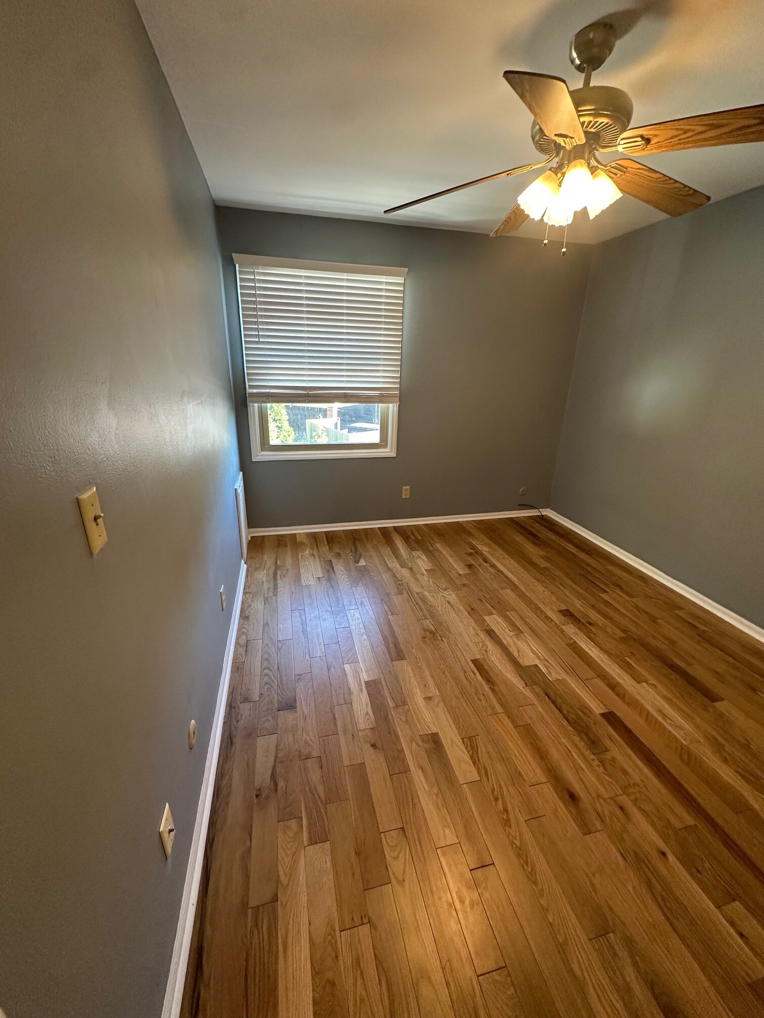 Building Photo - 1008 Manor Ln