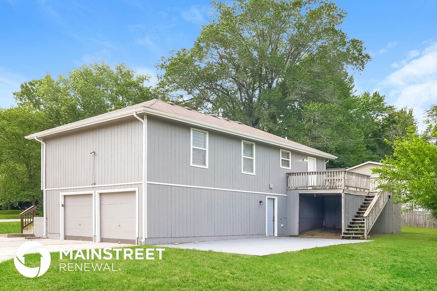 Building Photo - 17417 Montgall Dr