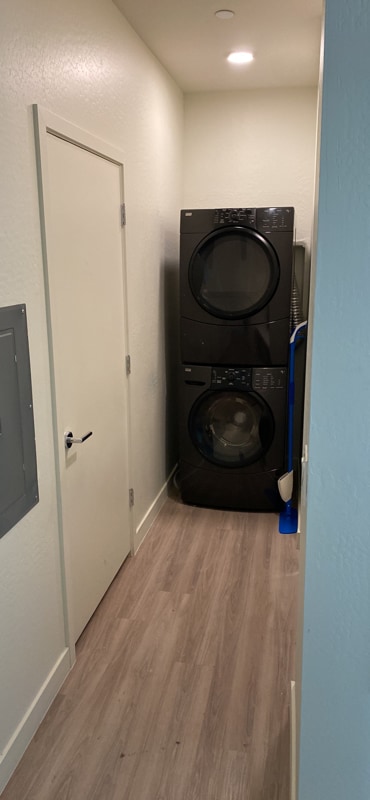 Building Photo - 10000 W Missouri Ave