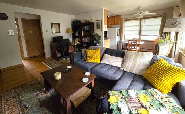 Building Photo - 4112 N Kedvale Ave