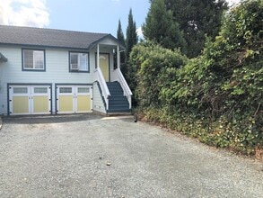 Building Photo - Duplex, walking distance to Grass Valley downtown