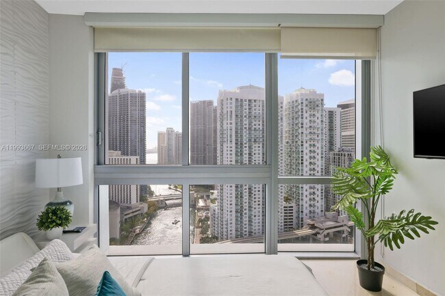 Building Photo - 350 S Miami Ave