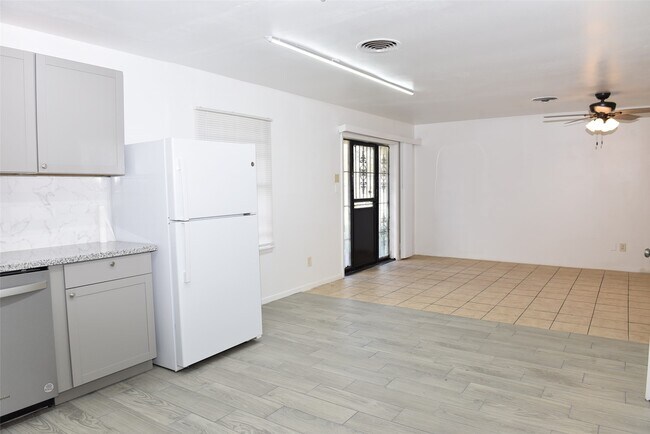 Building Photo - 6414 Grape St