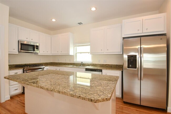 Building Photo - 11607 Main Ash Dr