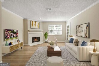 Building Photo - 611 Barrington Hills Dr