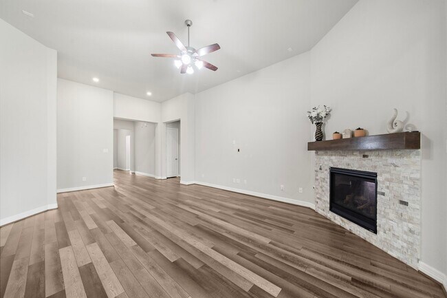 Building Photo - 27130 Spanish Wind Ct