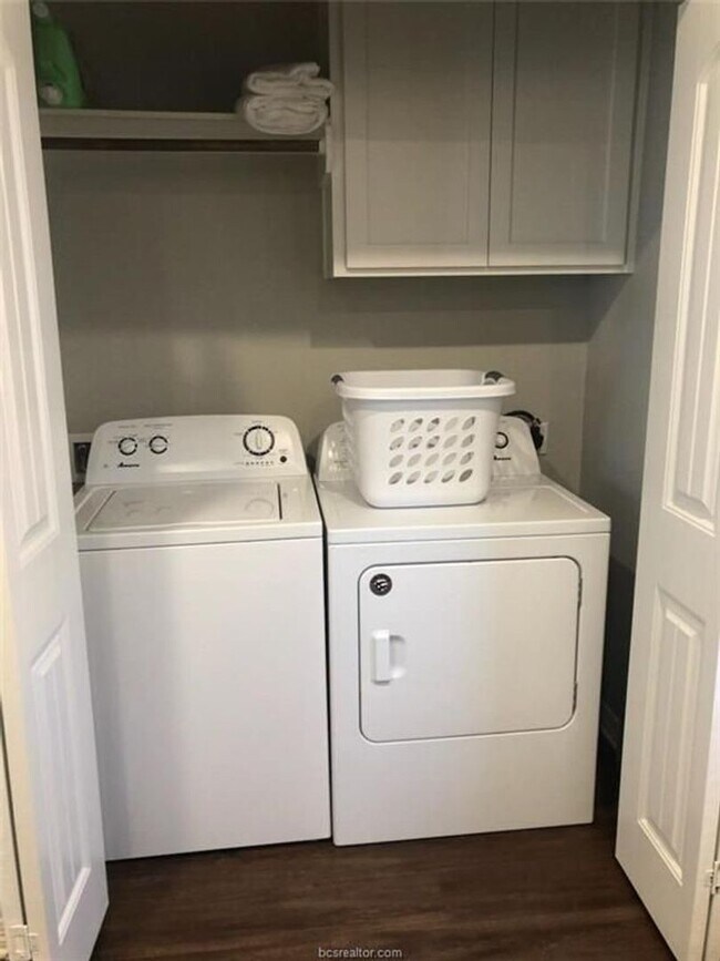 Building Photo - 7000 Canter Ct