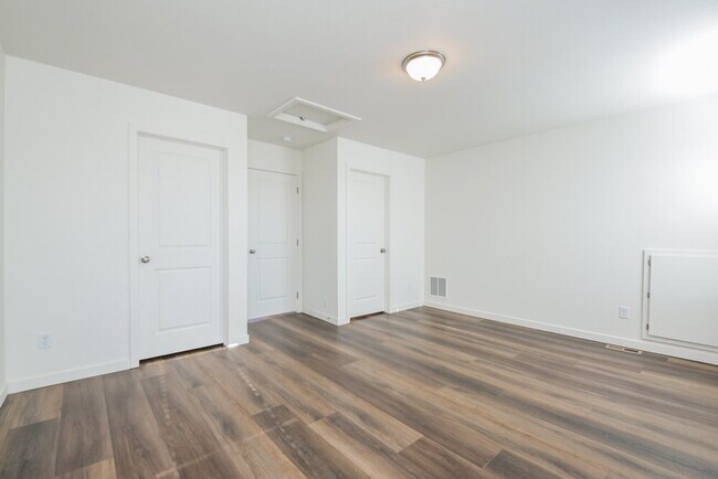 Building Photo - 4755 N Tower Dr