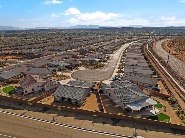 Building Photo - 3 Bedroom Home in Washington's Premier Bri...