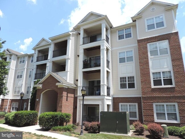 Building Photo - 12941 Centre Park Cir