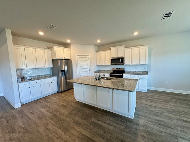 Building Photo - 145 Sandyshore Ct