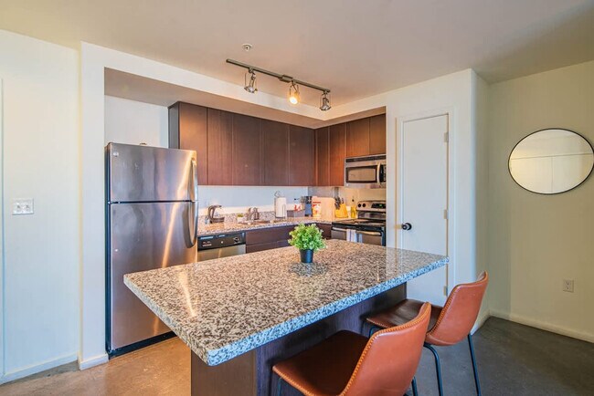 Building Photo - 333 E Roosevelt St