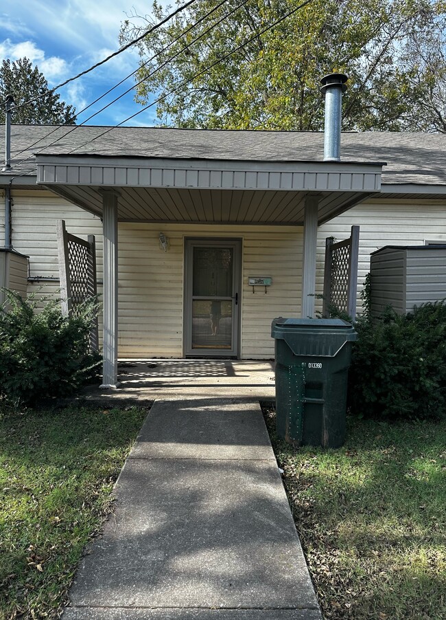 Building Photo - Cave Street