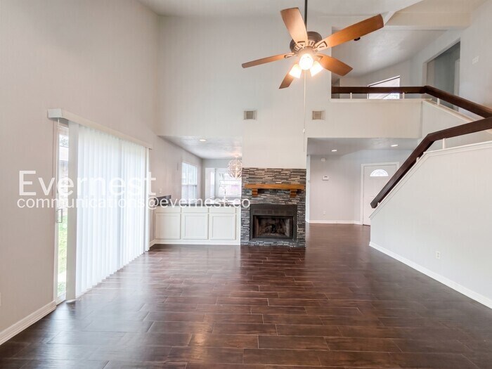Building Photo - 7842 Royan Dr