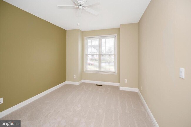 Building Photo - 13784 Charismatic Way