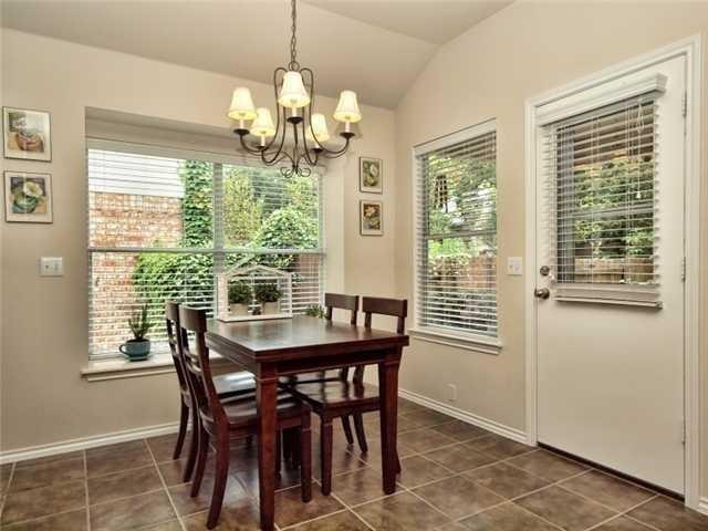 Building Photo - 533 Golden Creek Dr