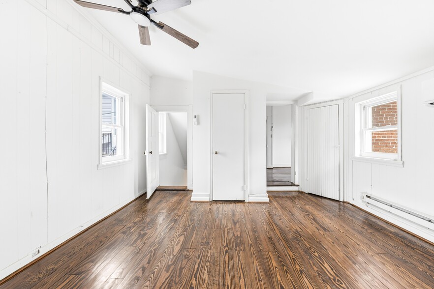 Building Photo - 3110 Main St