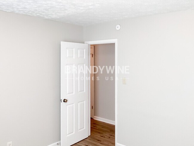 Building Photo - 2119 Blue Creek Ct
