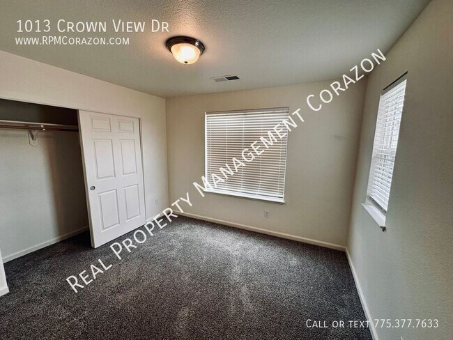 Building Photo - 1013 Crown View Dr