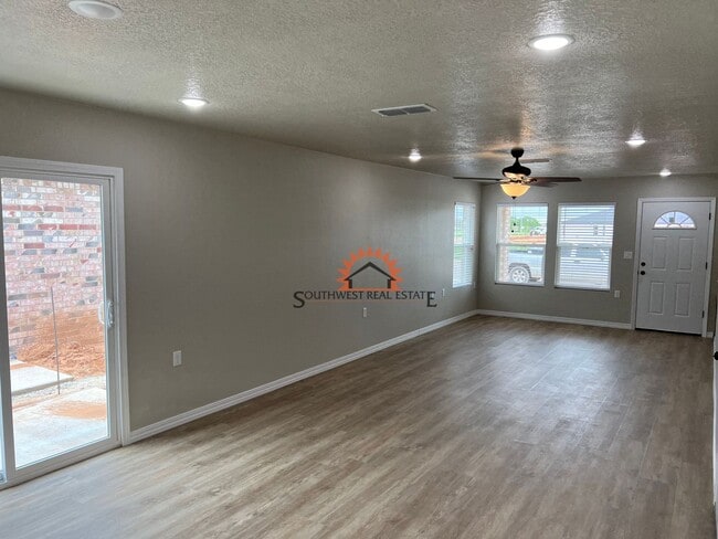 Building Photo - 1328 Sonora Rd