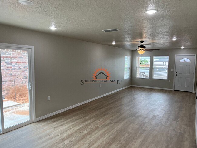 Building Photo - Brand new 2 bedroom 2 bath duplex