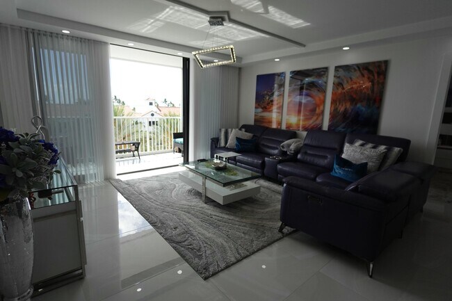 Building Photo - 2860 S Ocean Blvd