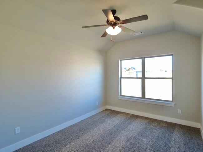 Building Photo - Single-Family Home- Desirable Mayberry Plan