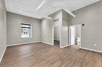 Building Photo - 1 BED / 1 BATH APARTMENT IN DOWNTOWN CHAMP...