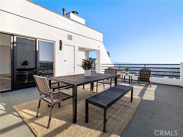 Building Photo - 2287 Sunset Plaza Dr