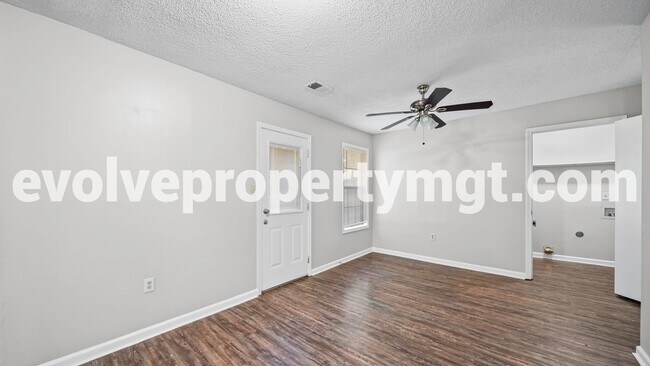 Building Photo - 3712 Firethorne Dr