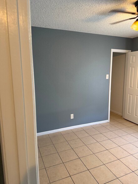 Building Photo - 4307 Shawn Dr
