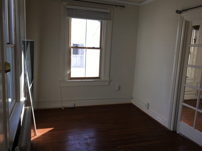 Building Photo - 3677 Park Ave