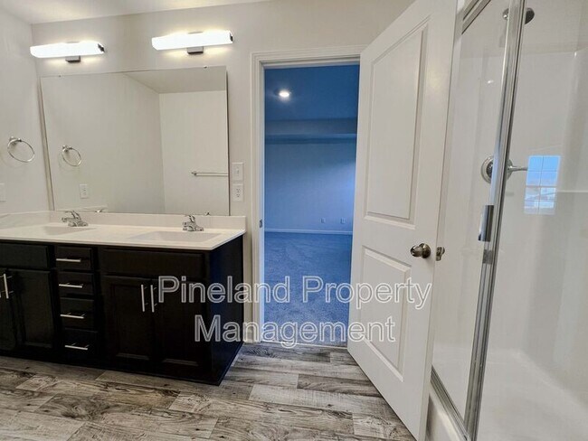 Building Photo - 181 Springhaven Dr