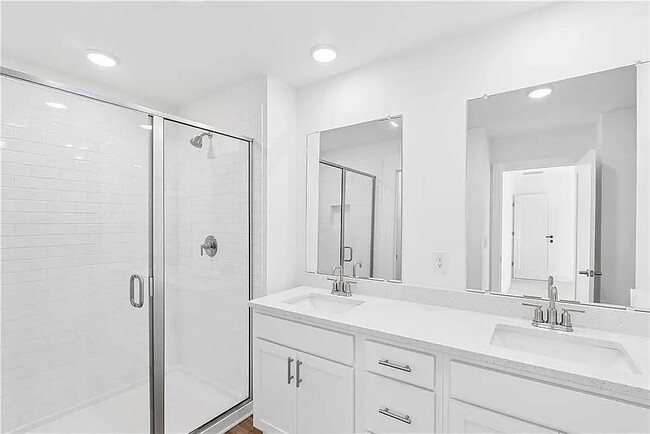 Building Photo - 186 Redbud Rd