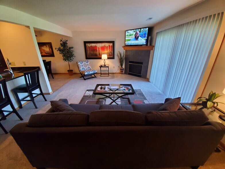 Building Photo - 2309 Deer Park Dr