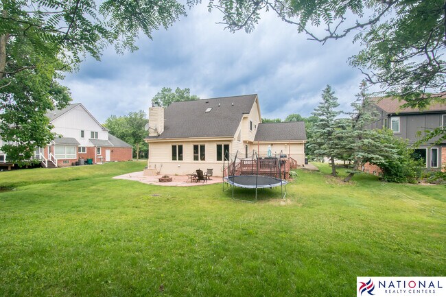 Building Photo - 37709 Glengrove Dr