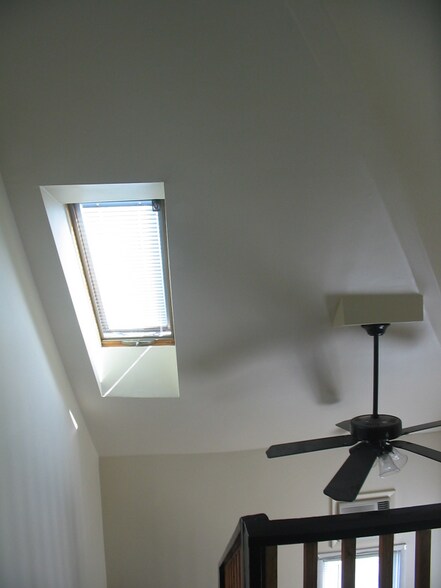 Building Photo - 227 Pawling Ave