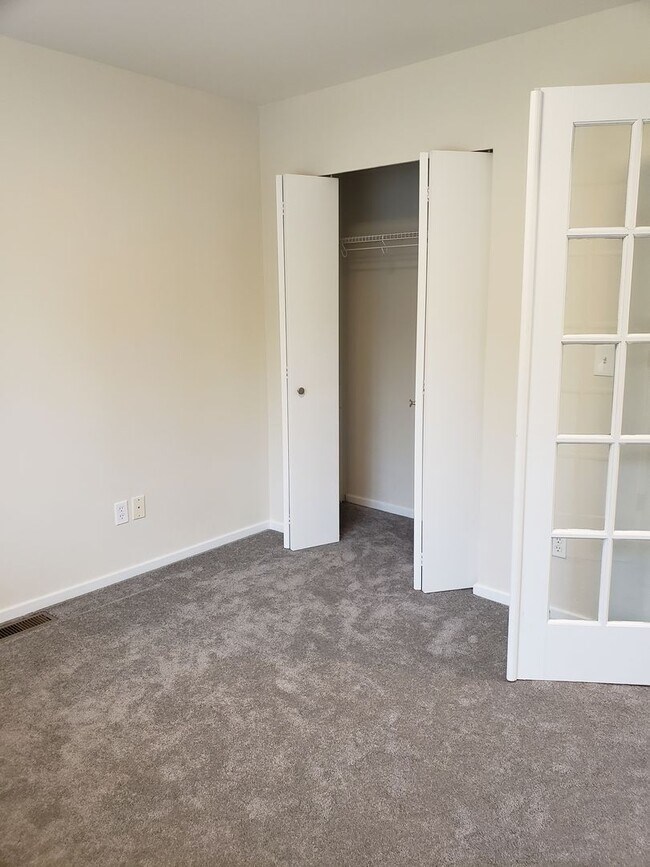 Building Photo - Beautifully Finished Home In A Great Location!