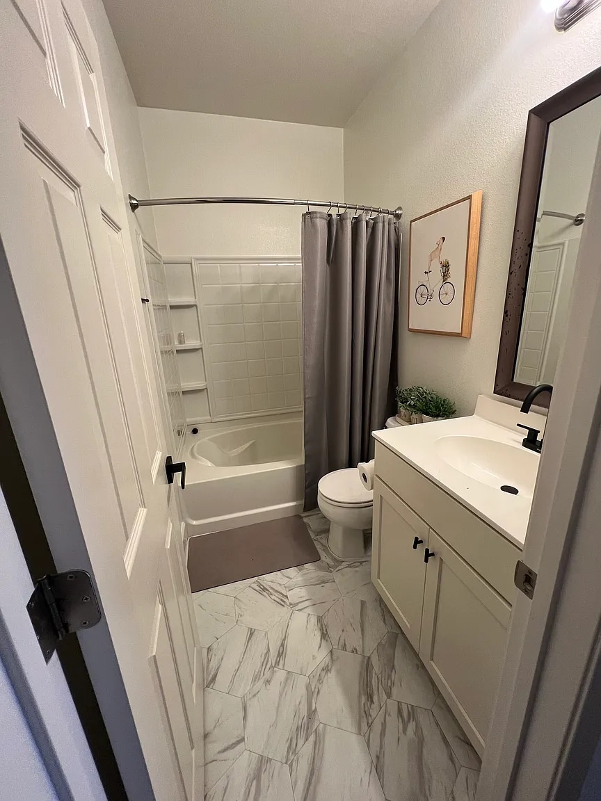 Shared bathroom with another person - 329 Williams Way