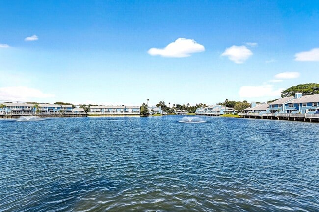 Building Photo - 812 Ocean Dunes Cir