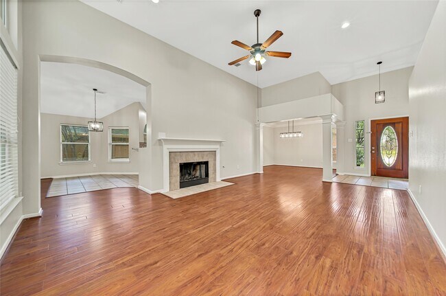 Building Photo - 14526 Red Tailed Hawk Ln