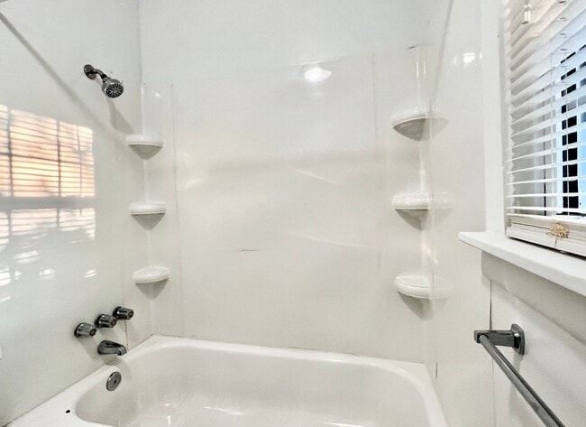 Building Photo - Home for Rent in Hot Springs!